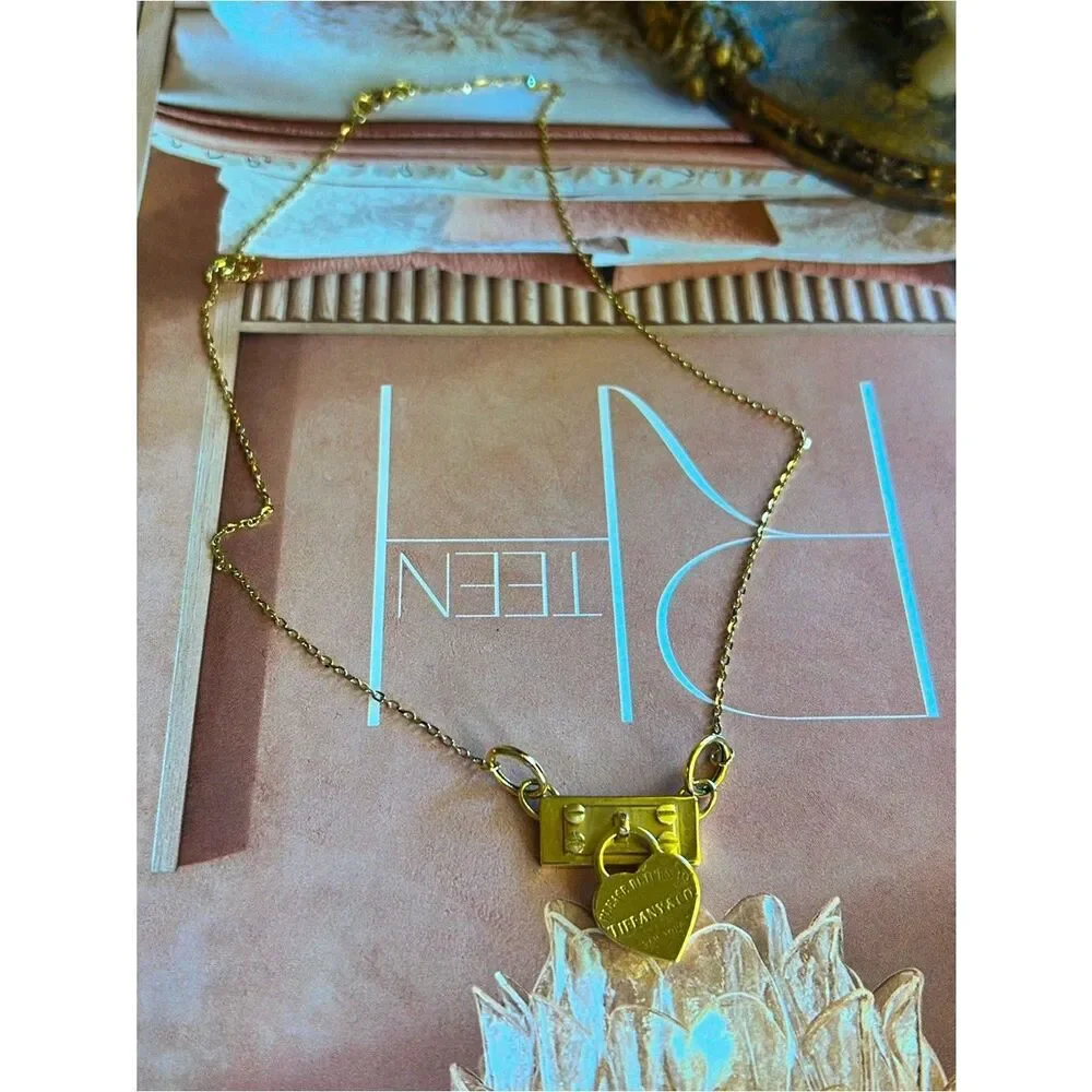 Gold Heart Padlock Necklace - Elegant Women’s Jewelry - Picture 4 of 6